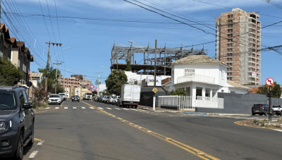 Interdições parciais alteram o trânsito em duas avenidas nesta sexta (1º) e na próxima semana em Araxá