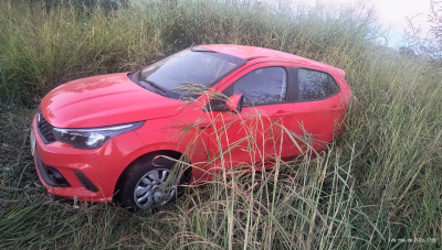 Motorista dorme ao volante, invade contramão e tomba veículo na MG-187, em Serra do Salitre