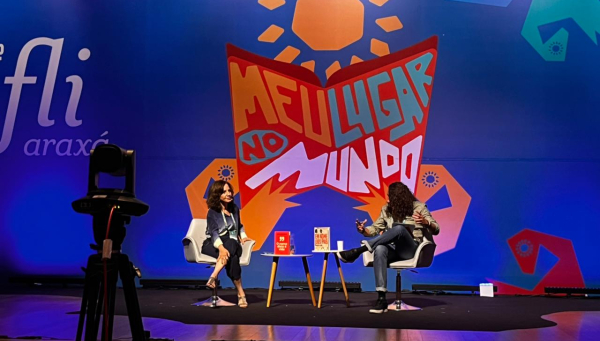 Leila Ferreira destaca importância dos vínculos humanos durante participação no Fliaraxá 2026