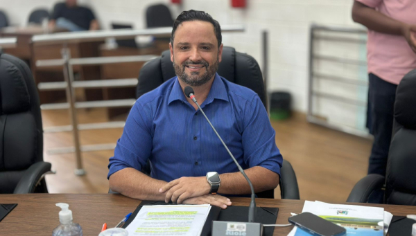 Vereador Rodrigo Aeroporto cobra soluções para saúde pública e reforma do CRAS Abolição em Araxá