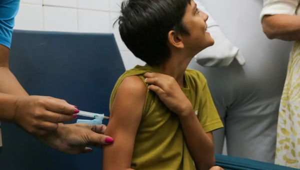 Salas de vacina terão funcionamento alterado em Araxá na segunda-feira (25)