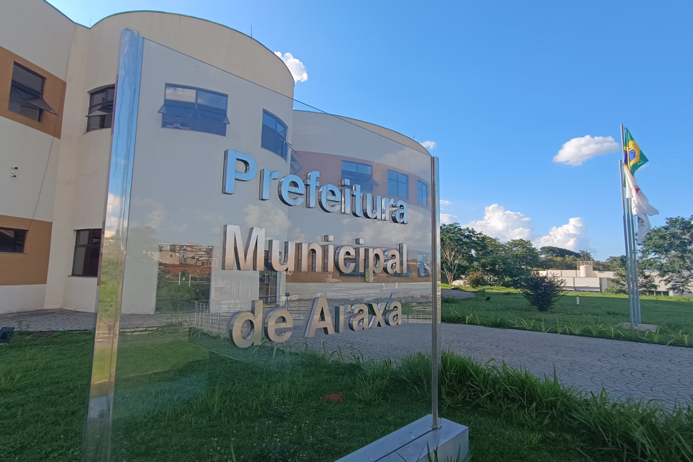 Justiça suspende aumento salarial de prefeito e secretários em Araxá; Câmara diz que reajuste é constitucional