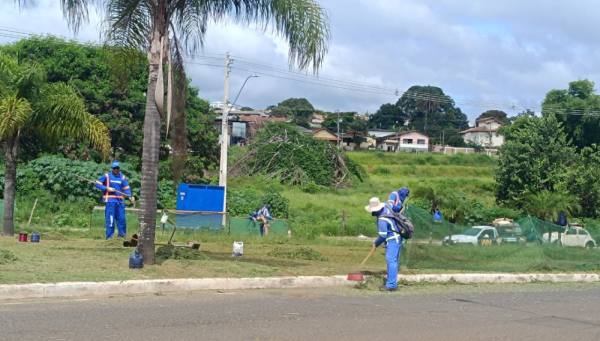 Prefeitura de Araxá executa serviços de limpeza, recuperação de vias e manutenção rural nesta quarta (3)