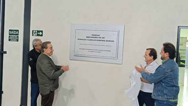 Hangar em Araxá recebe nome de brigadeiro que marcou a história da aviação brasileira