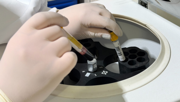 Araxá amplia oferta de exames laboratoriais pelo SUS com credenciamento de três novos laboratórios