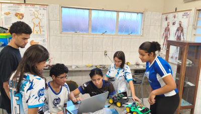 Estudantes de Araxá participam da Olimpíada Brasileira de Robótica em Patrocínio   
