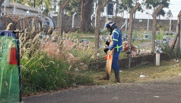 Serviços urbanos têm programação de limpeza e capina em diferentes pontos de Araxá nesta quinta-feira (27)