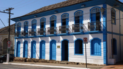 Exposição em Araxá reúne pinturas de estudantes sobre rios e paisagens da região